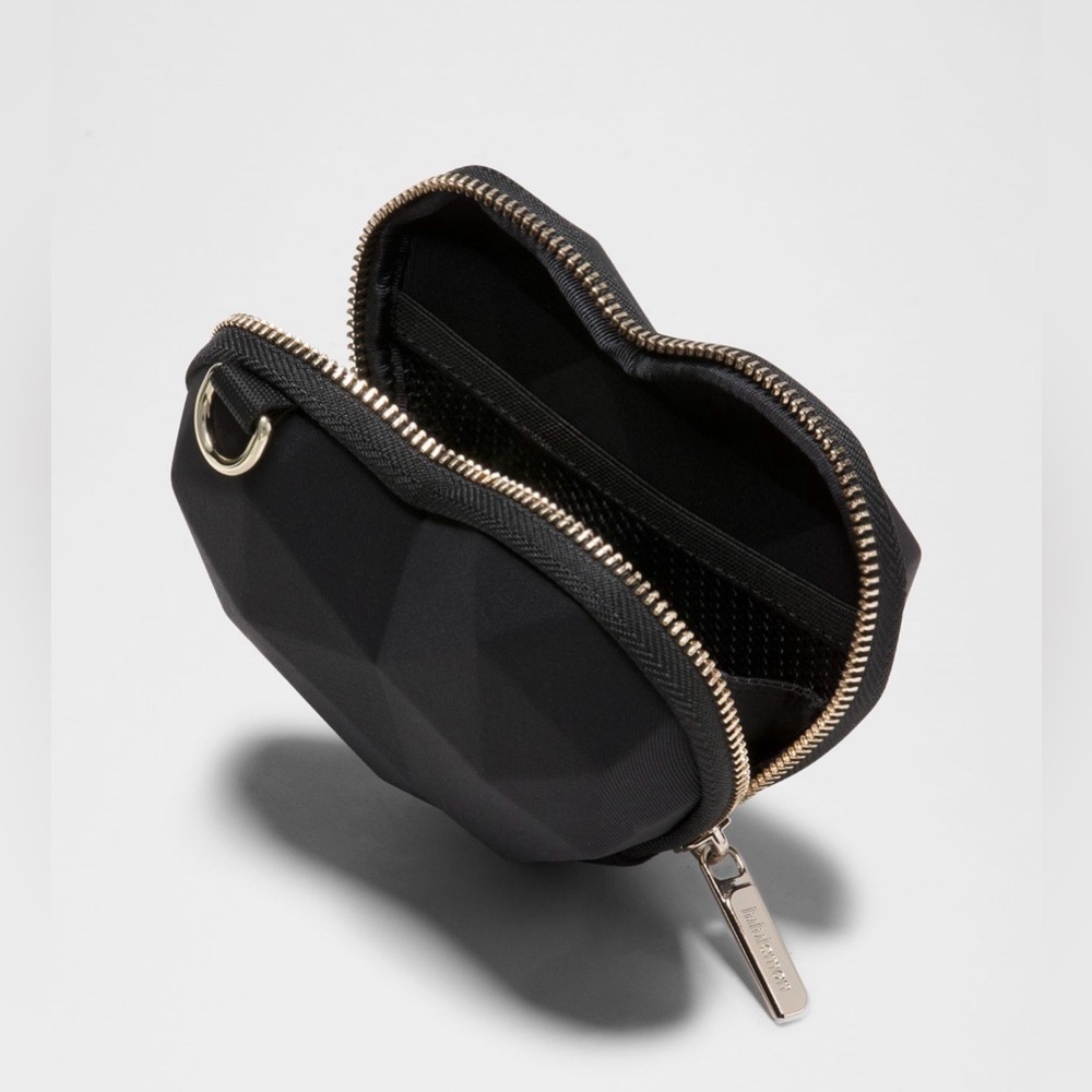 NWT LULULEMON HEART WRISTLET BLACK GOLD - Picture 4 of 9